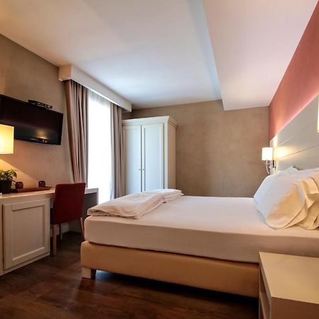 H2O Rooms Moniga del Garda Exterior foto