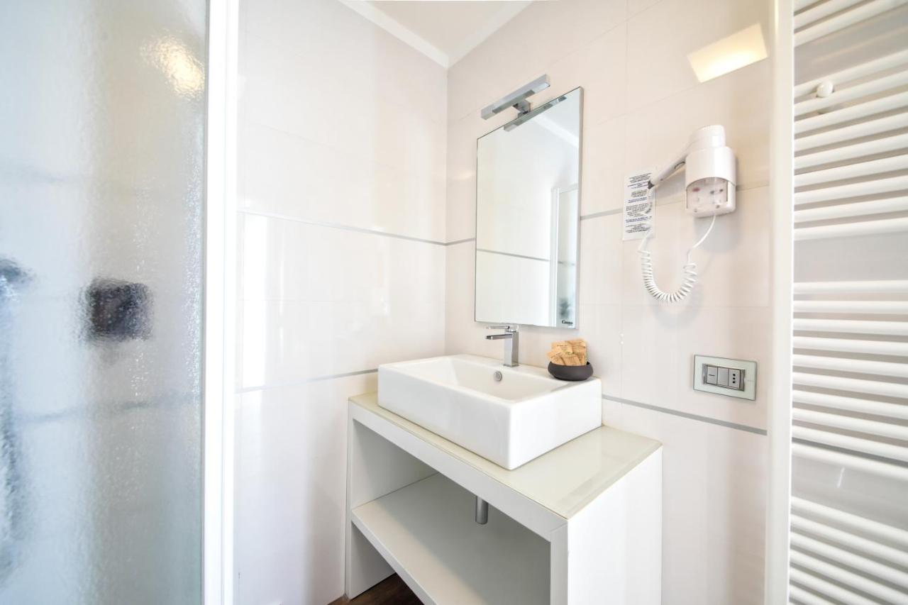 H2O Rooms Moniga del Garda Exterior foto