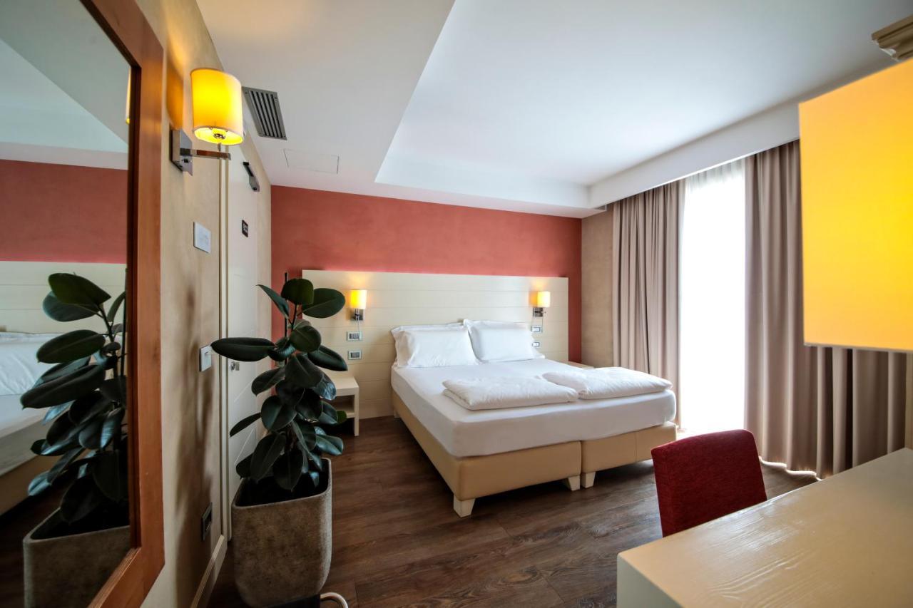 H2O Rooms Moniga del Garda Exterior foto