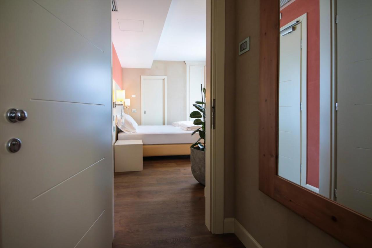 H2O Rooms Moniga del Garda Exterior foto